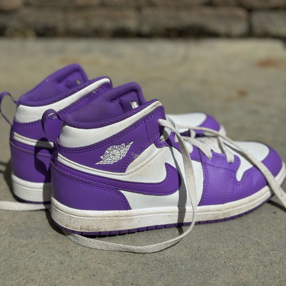 Nike Kids Purple and White Sneakers